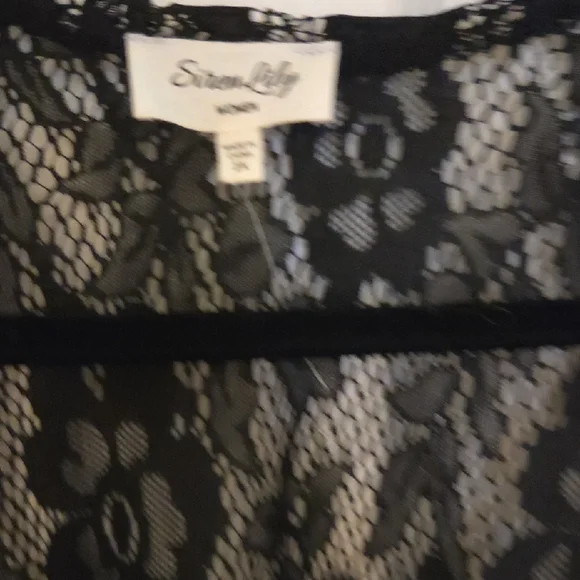 Siren Lily Black Lace Fringe Kimono Cover-Up/ Robe - Picture 5 of 5